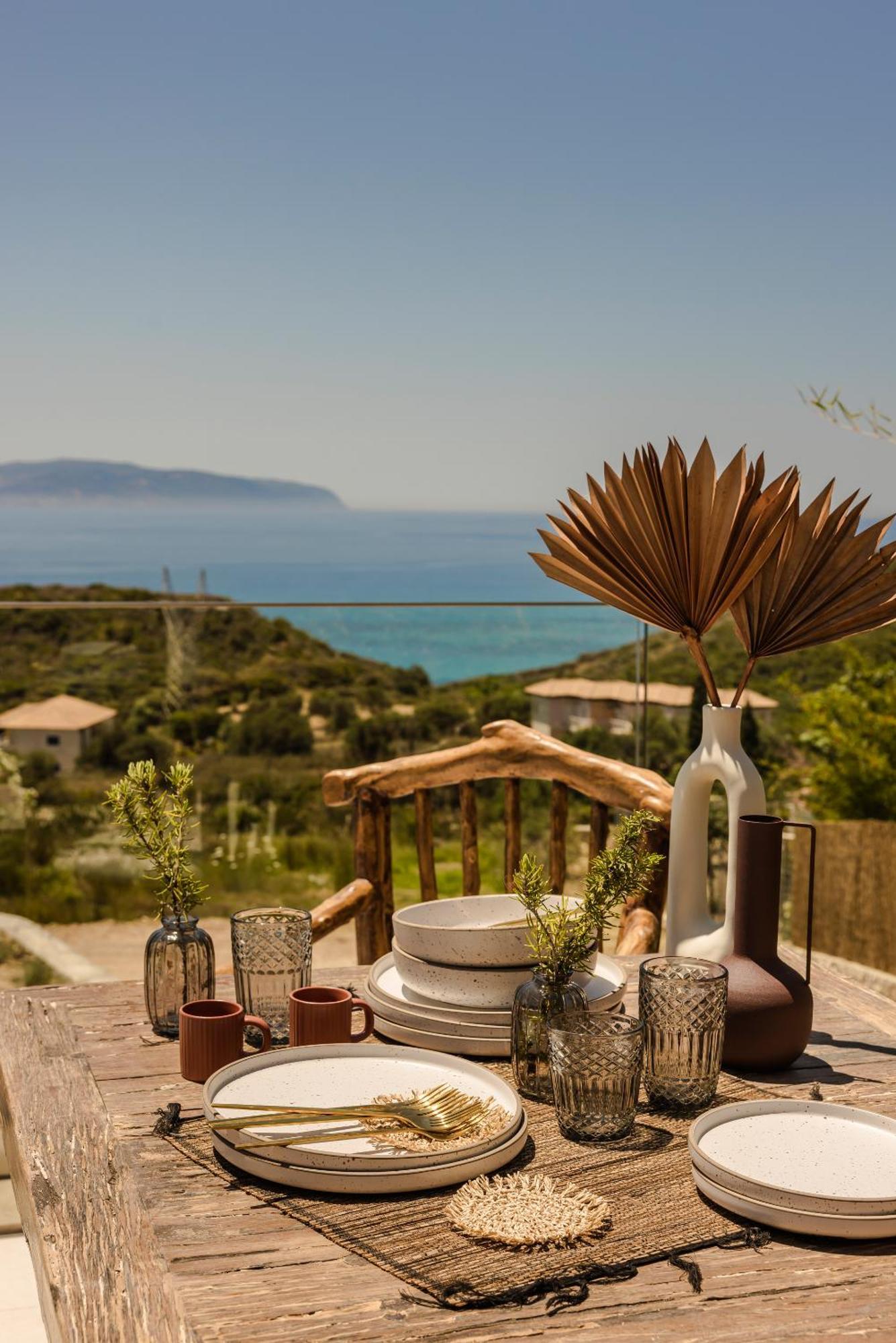 Hilaritas Luxury Suites Sea View, Private Pool & Jacuzzi Paradise Ratzaklíon 外观 照片