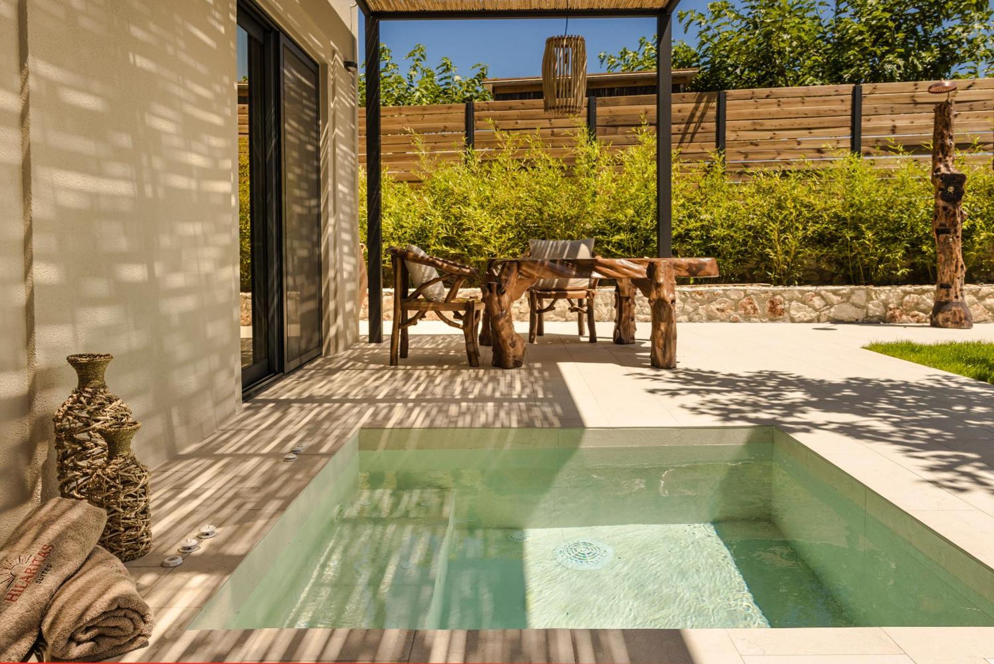 Hilaritas Luxury Suites Sea View, Private Pool & Jacuzzi Paradise Ratzaklíon 外观 照片